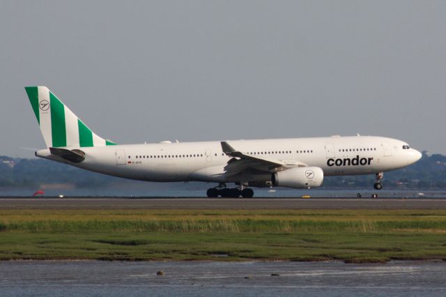 Airbus A330-200 (D-AIYD)