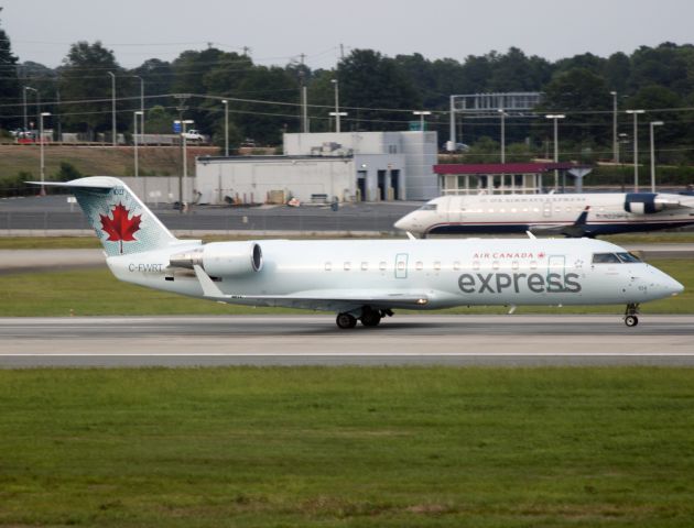 Canadair Regional Jet CRJ-100 (C-FWRT)