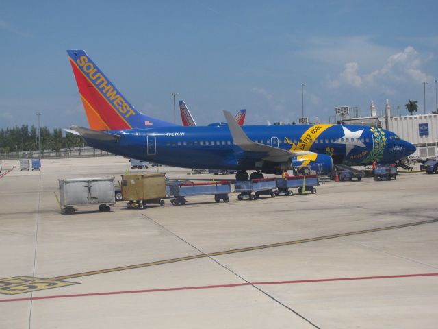 Boeing 737-700 (N727SW) - "Gary Kelly, Ive a feeling were not in Nevada anymore." — Nevada One at KFLL.