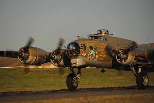 Boeing B-17 Flying Fortress (N93012)