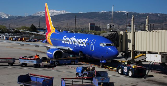 Boeing 737-700 (N490WN) - Prepping for a flight to Dallas.