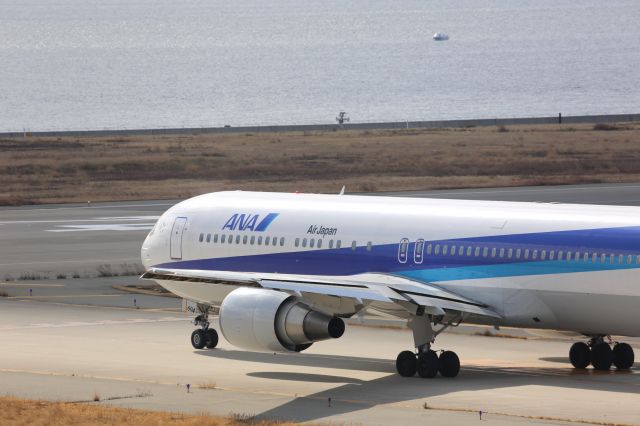 BOEING 767-300 (JA604A)