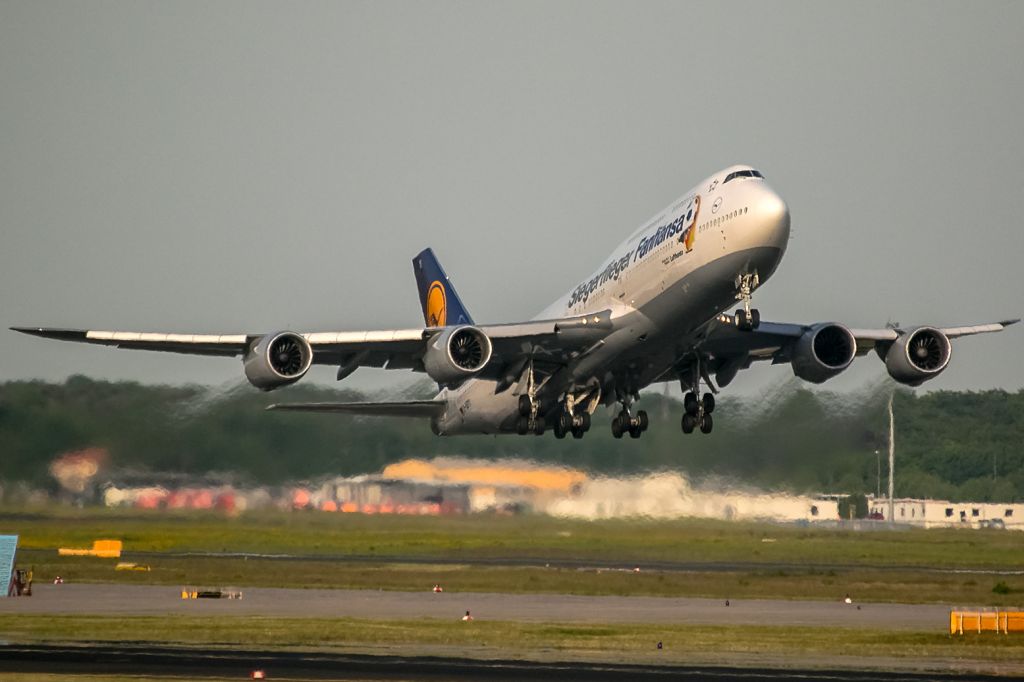 BOEING 747-8 (D-ABYI)