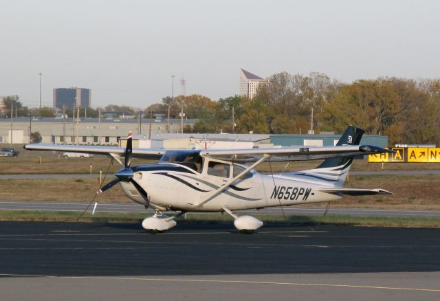 Cessna Skylane (N658PW)