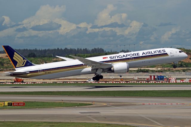 Boeing 787-8 (9V-SCC)