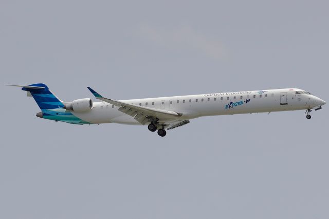 Canadair Regional Jet CRJ-200 (PK-GRR)