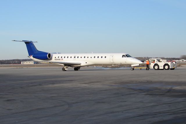 Embraer ERJ-145 (N284SK)