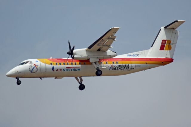 de Havilland Dash 8-300 (PH-DXC)