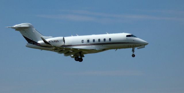 Canadair Challenger 350 (N749QS) - On final is this 2017 Canadair Challenger 350 in the Spring of 2020.