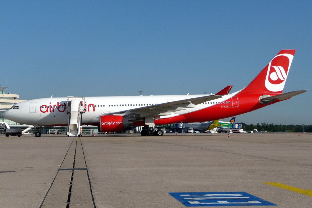 Airbus A330-200 (D-ALPI)