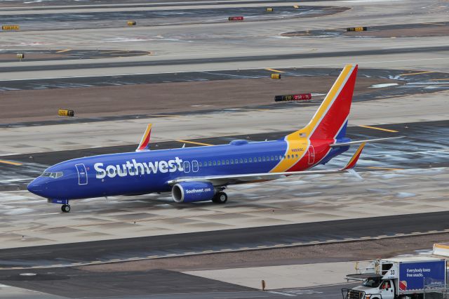 Boeing 737-800 (N8689C)
