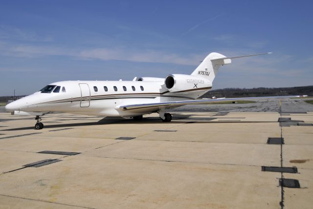 Cessna Citation X (N757XJ) - Seen at KFDK on 3/31/2009.  Thanks to the friendly pilots who showed me around.