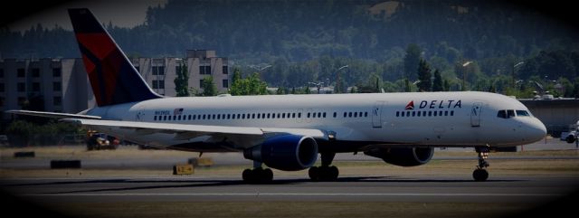 Boeing 757-200 (N639DL) - Delta Boeing 757-200 at Portland International Airport