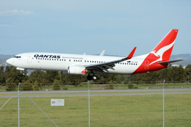 Boeing 737-800 (VH-VZS) - About to put down on runway 05. Thursday, 19 June 2014.