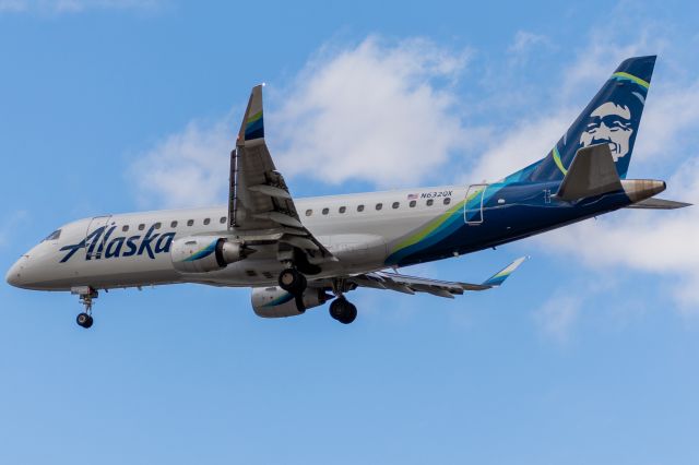 Embraer 175 (N632QX) - Horizon E175 arriving from Seattle (23 May, 2021)