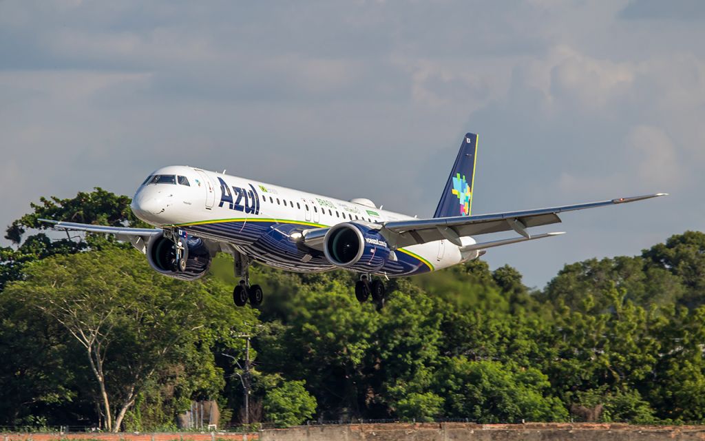 EMBRAER ERJ-190-400 (PS-AEX)