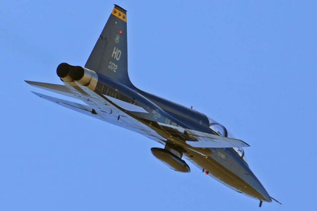 Northrop T-38 Talon (68-8172) - Northrop T-38A Talon 68-8172 of the 49th fighter Wing based at Holloman Air Force Base taking off from Runway 25 at Air Force Plant 42 on April 22, 2008.