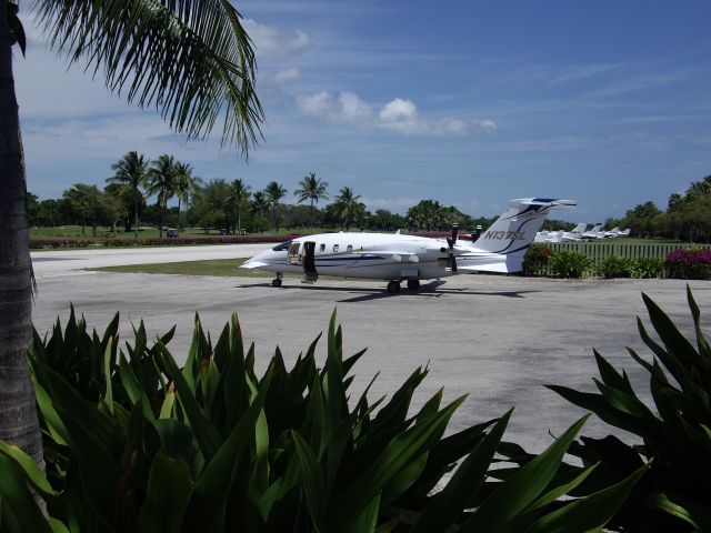 Piaggio P.180 Avanti (N137SL) - Ocean Reef Club, Florida