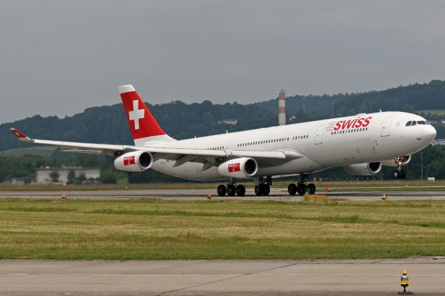 Airbus A340-300 (HB-JMG)