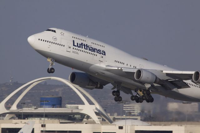 Boeing 747-400 (D-ABVX)