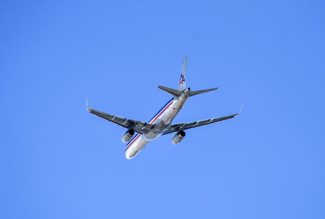 Boeing 757-200 (N184AN)