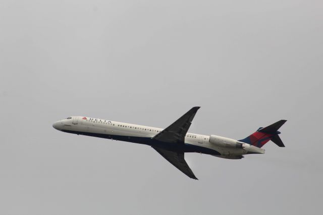 McDonnell Douglas MD-88 (N999DN)