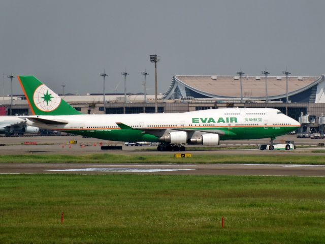 Boeing 747-400 (B-16412)