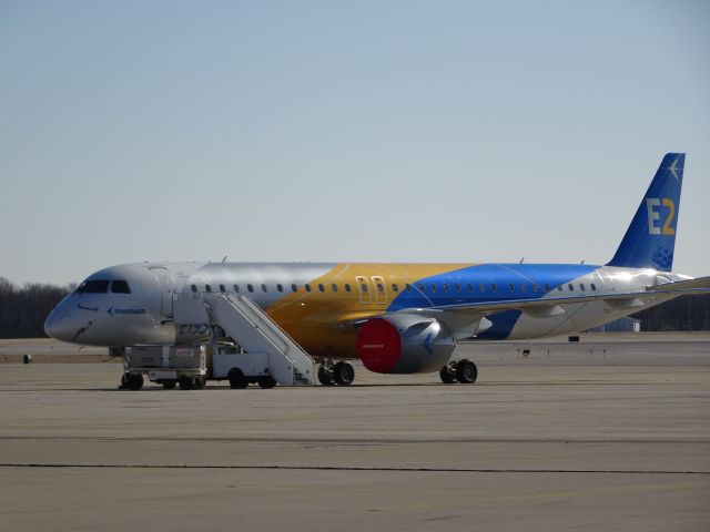 EMBRAER 195 (PR-ZIQ)