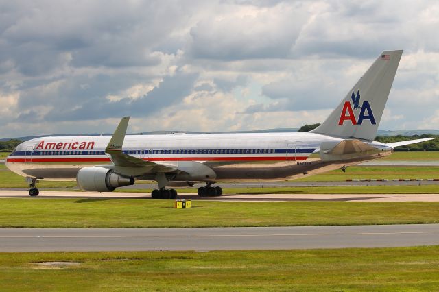 BOEING 767-300 (N377AN) - American Airlines Boeing 767-300 just landed in Manchester at 12:12 on Sunday 23/07/17