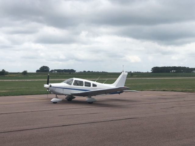 Piper Cherokee (N43136)