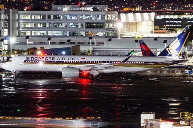 Airbus A350-900 (9V-SGF)