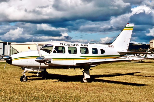 Piper Navajo (VH-KTD) - SCENIC AIR - PIPER PA-31-310 NAVAJO - REG : VH-KTD (CN 31-574) - PARAFIELD AIRPORT ADELAIDE SA. AUSTRALIA - YPPF 23/10/1986