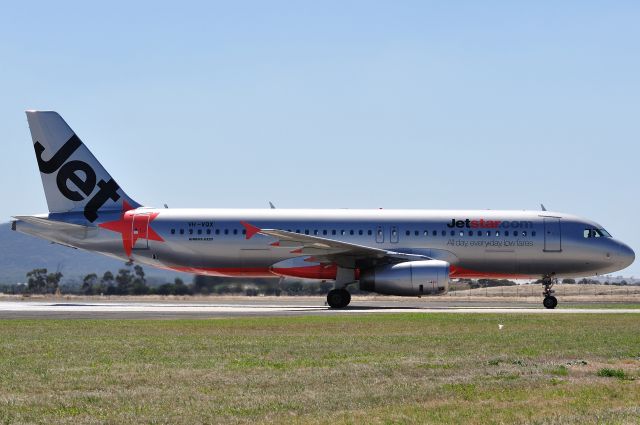 Airbus A320 (VH-VQX)