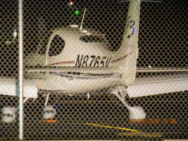 Cirrus SR-22 (N8765V)