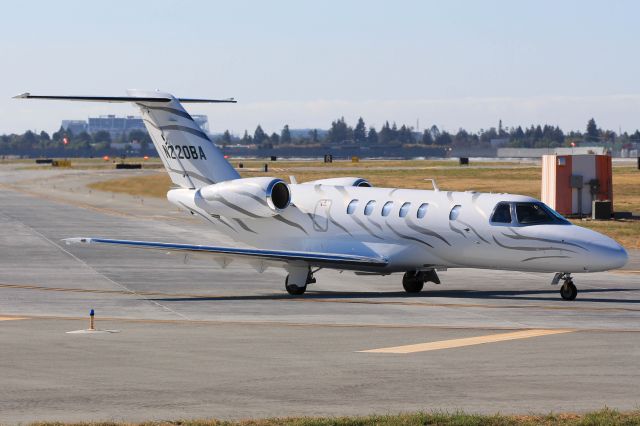 Cessna Citation CJ4 (N220BA)