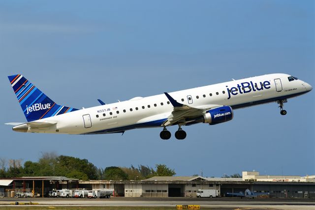 Embraer ERJ-190 (N337JB)