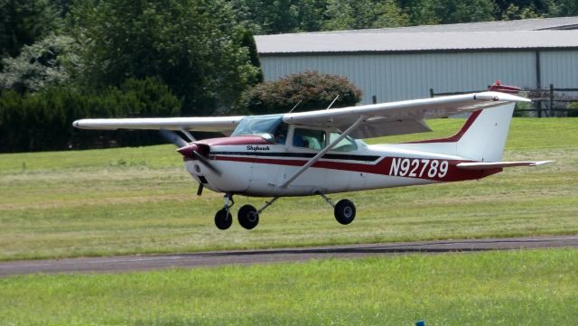 Cessna Skyhawk (N92789) - Shortly after departure is this 1973 Cessna Skyhawk 172M in the Summer of 2019.