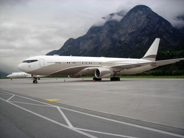 BOEING 767-300 (P4-MES)