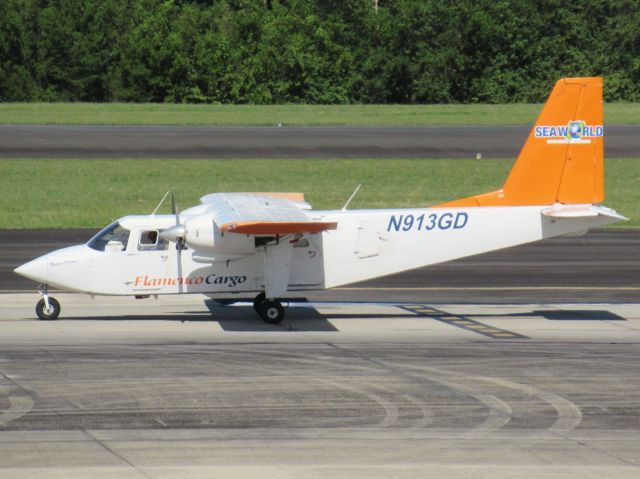 ROMAERO Islander (N913GD)