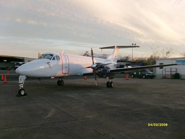 Beechcraft 1900 (N114AX)