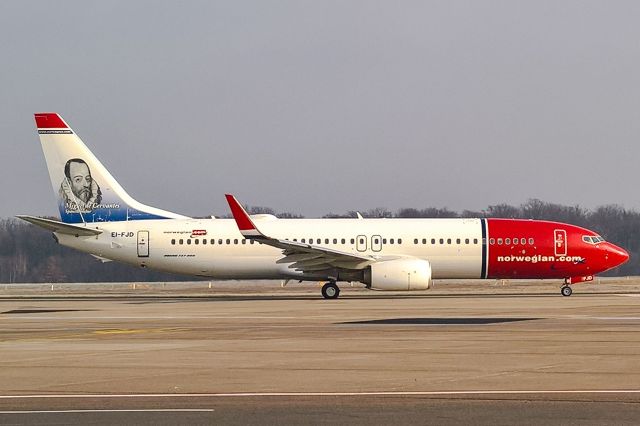 Boeing 737-800 (EI-FJD)