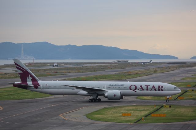 BOEING 777-300 (A7-BAI)