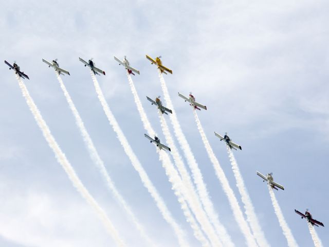 Vans RV-8 (N910LL) - Perfect formation flying - Oshkosh 2013!