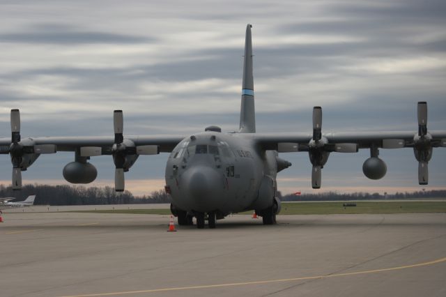 Lockheed C-130 Hercules — - Lockheed C-130 Green Bay, Wisconsin under gloomy skies.