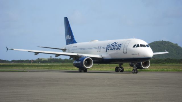 Airbus A320 (N766JB)