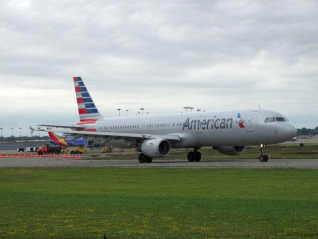 Airbus A321 (N172US)