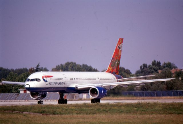 Boeing 757-200 (G-BIKF)