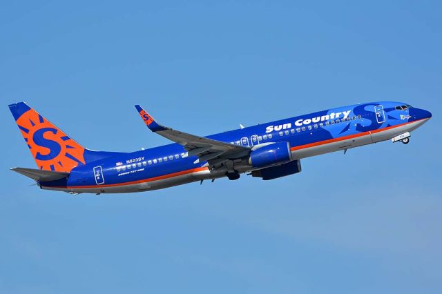 Boeing 737-800 (N823SY) - Sun Country Boeing 737-85P N823SY at Phoenix Sky Harbor on Janaury 17, 2018.