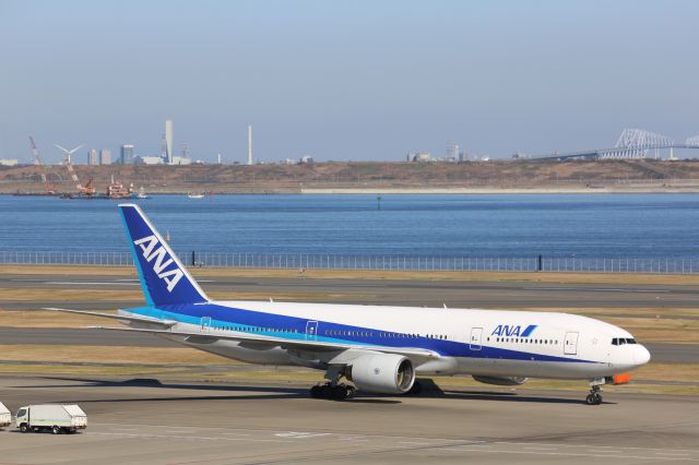 Boeing 777-200 (JA8198)