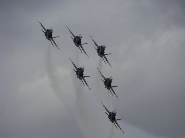 McDonnell Douglas FA-18 Hornet — - MCAS Miramar Airshow 2008  San Diego, CA  The Six Ship Formation comin atcha!